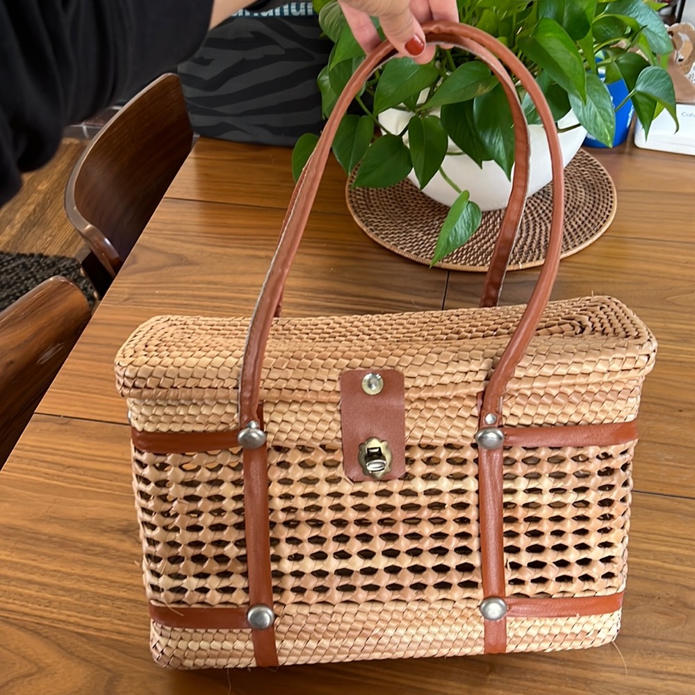 Vintage Rattan Bag Gem